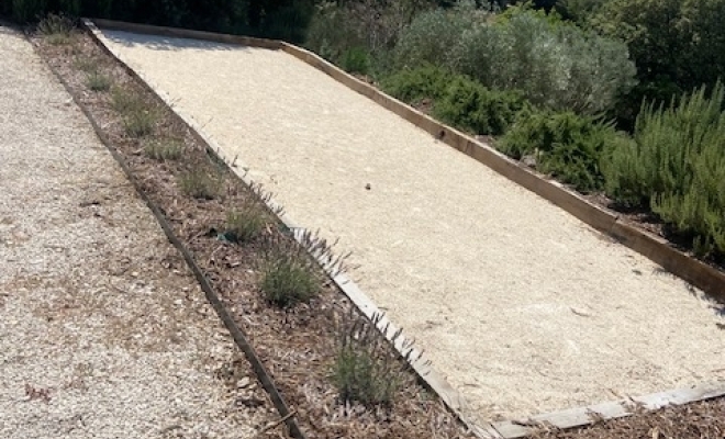 DESIGN'PAYSAGE a réalisé la création d'un terrain de pétanque à La Garde-Adhémar, Saint-Paul-Trois-Châteaux, DESIGN'PAYSAGE